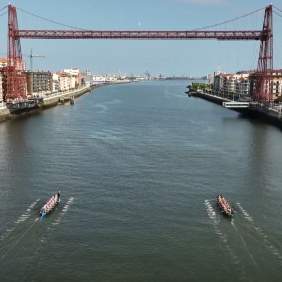 regatas en el puente bizkaia